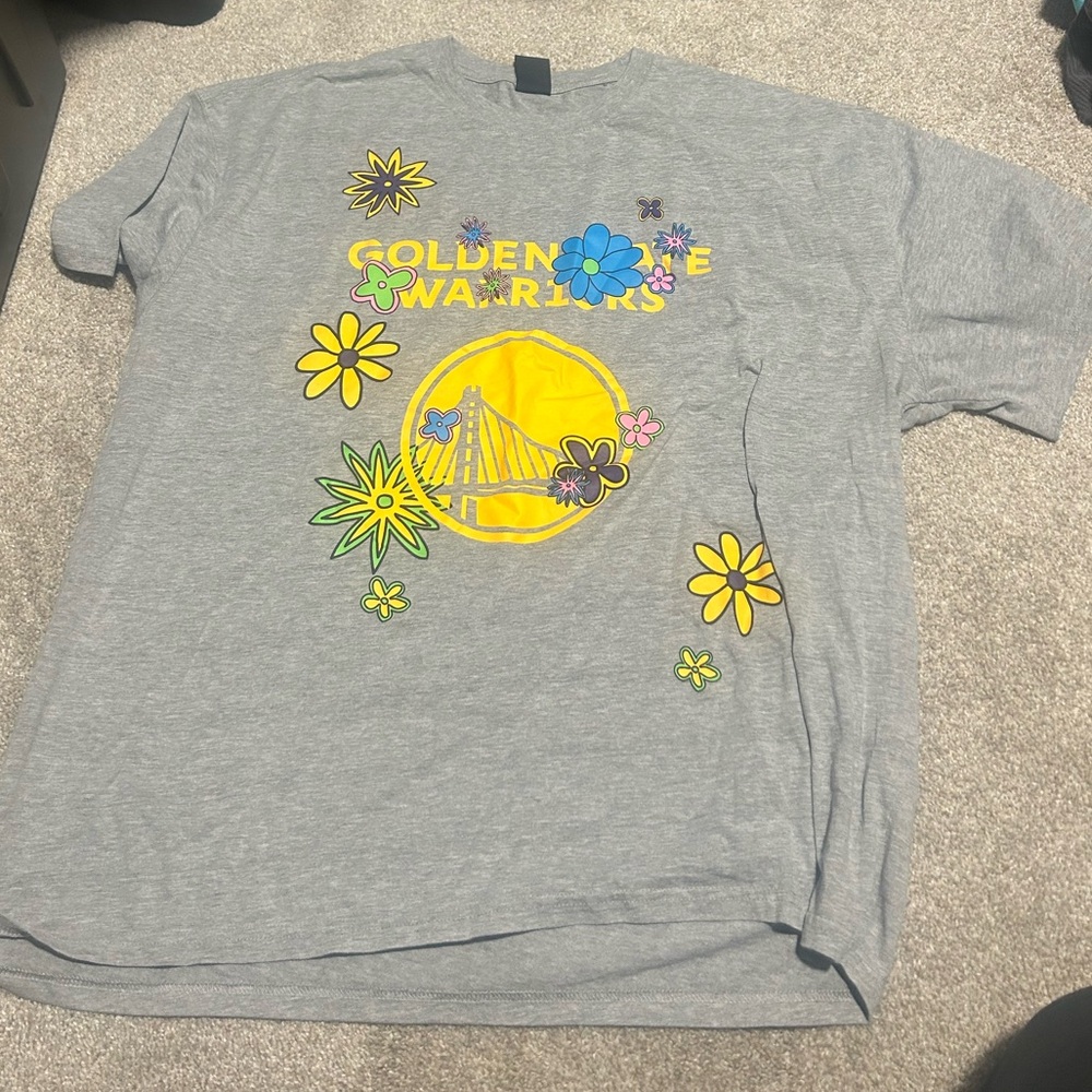 Barely Worn Womens Golden State Warriors T-Shirt from Urban Outfitters XXL